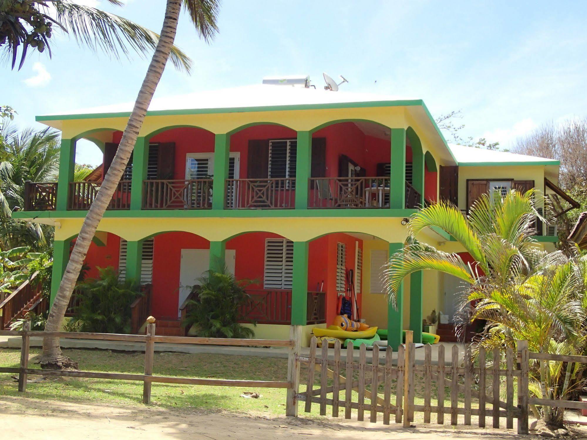 Ababor Suites Guesthouse Vieques Ngoại thất bức ảnh